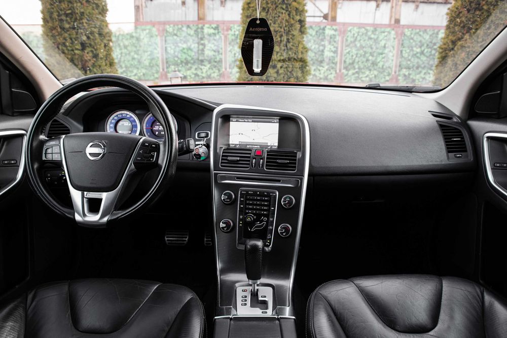 Volvo XC60 4x4 2.4D D4 / 2012 / Automat / R Design