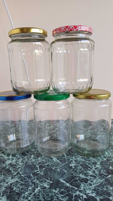 Продавам буркани на винт