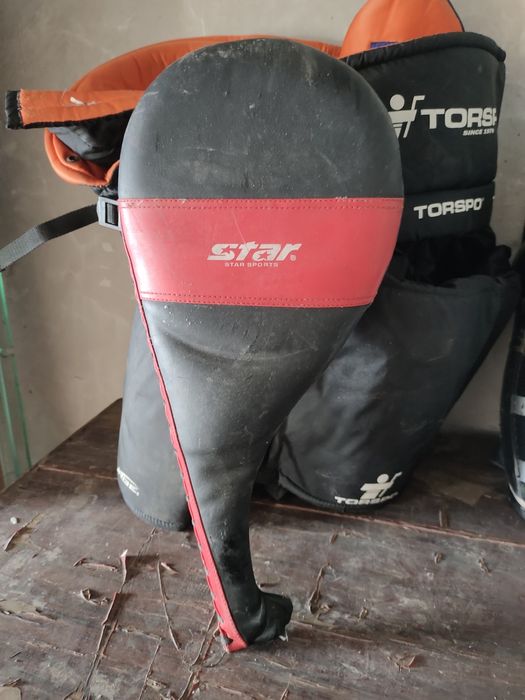 Продам защиту хоккейную