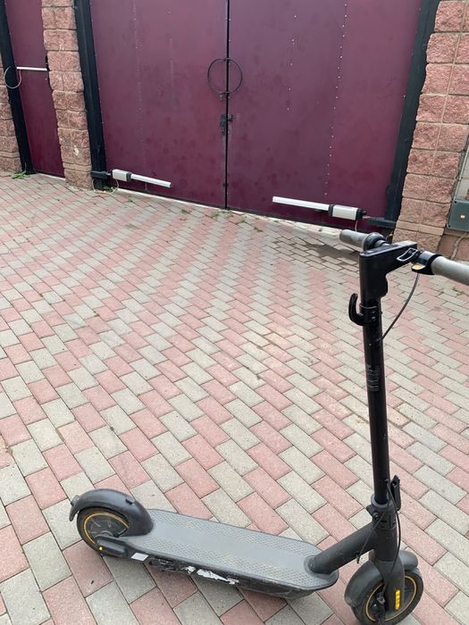 Продаю нанйбот г30 Ninebot g30