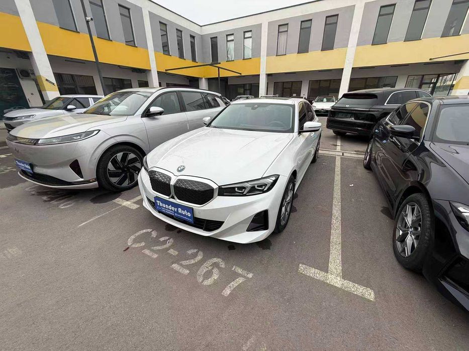 BMW i3 35L 2025г eDrive