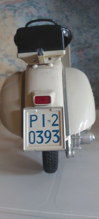 Miniscuter plachetă Viespa  piagio.