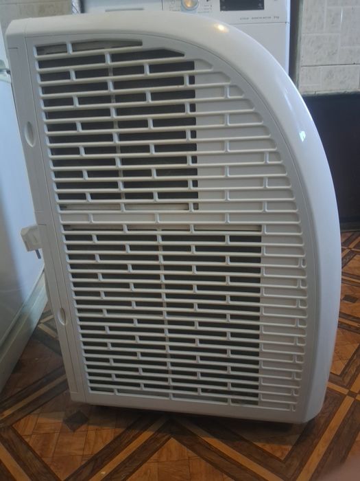 Продавам подвижен климатик  Klarstein