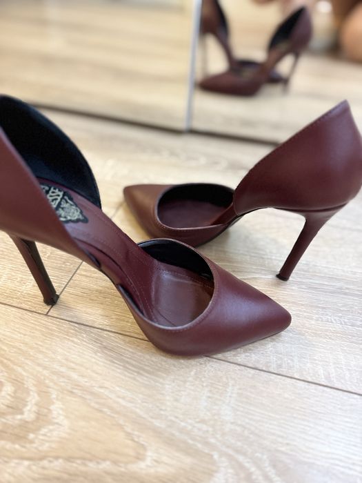 Vând pantofi nr 36,piele naturală bordeaux