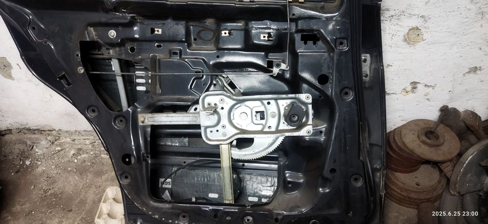 Продам дверь задняя БМВ е34