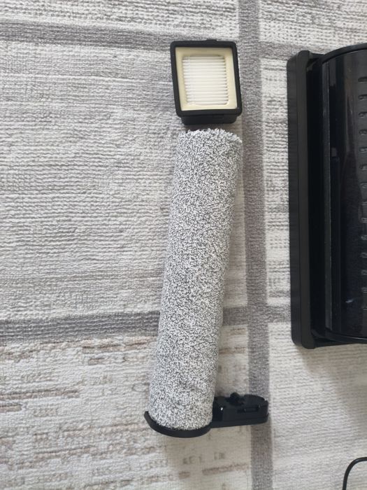 Продам вертикальный пылесос