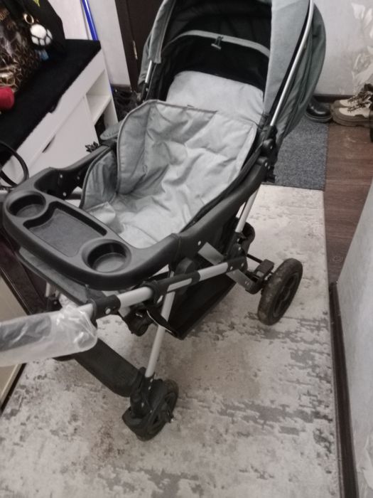 Продам коляску весна-лето