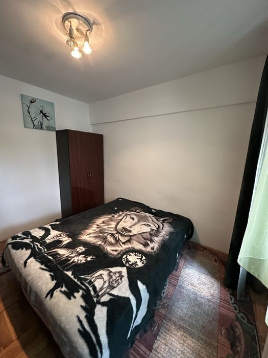 Închiriez  apartament 2 camere Piata Mica