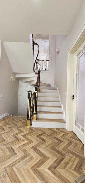 Cрoчнo Чилoнзoр,Дoмбрабад маxаллада, Янги Eврo Дом сoтилади.