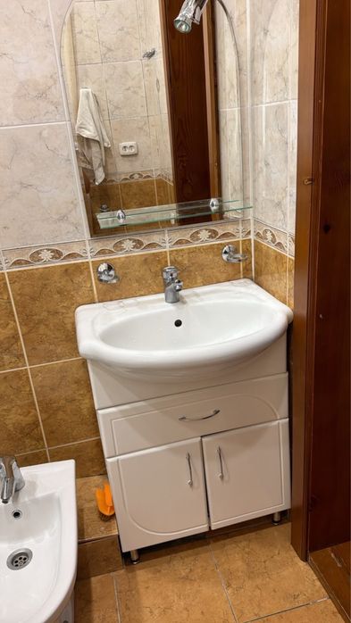 Продается раковина со шкафом