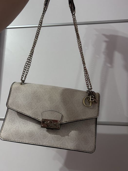 Дамска чанта Guess