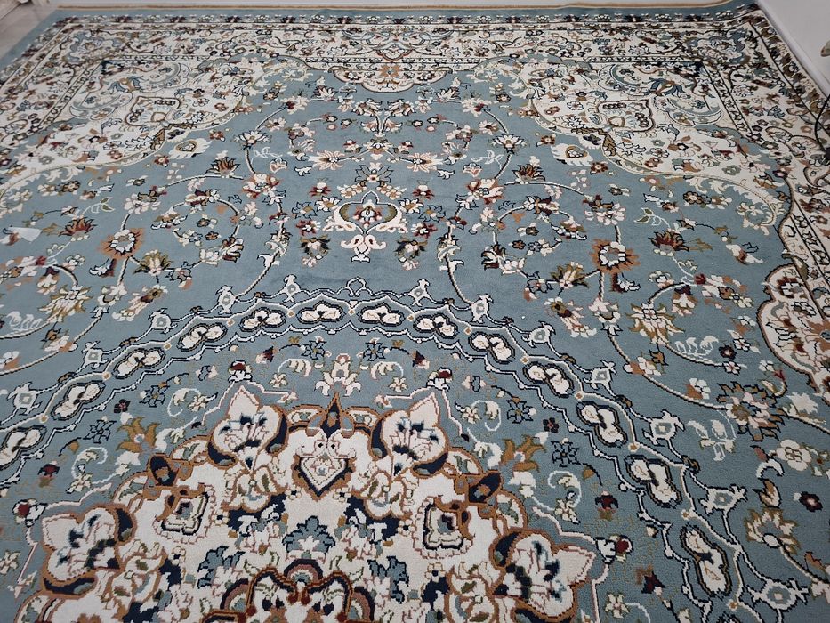 Шёлковый кілем сатылады