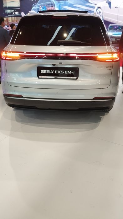 Byd Song Plus konkurent Geely EX5 Hybrid