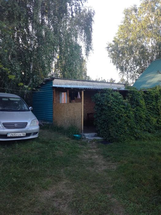 Участок с домиками на Бухтарме