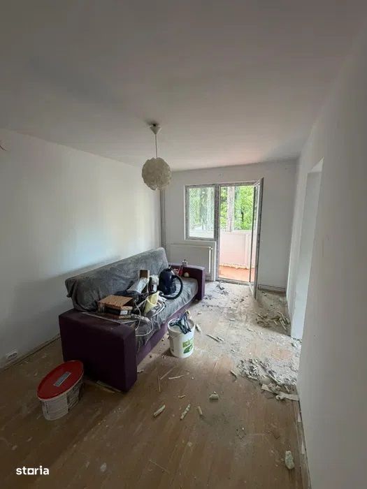 Dambu Pietros - Vanzare apartament 3 camere - Str. Petru Dobra