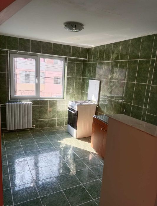 Închiriez apartament