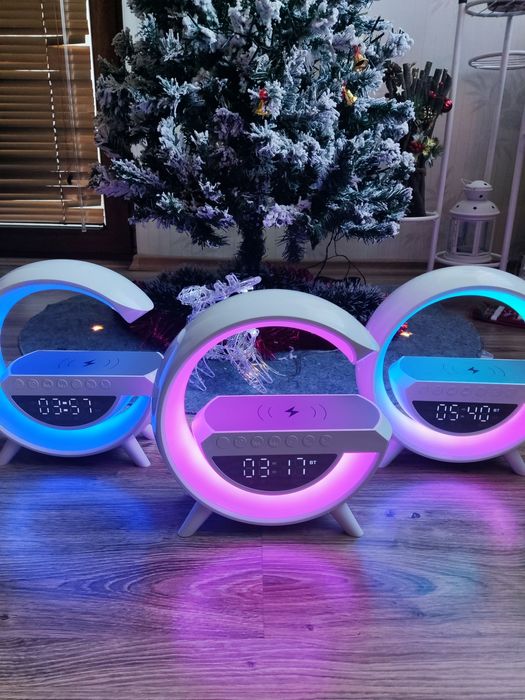 Смарт лед лампа,безжично зарядно и високоговорител.