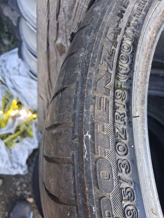 295 30 19 BRIDGESTONE 2бр летни