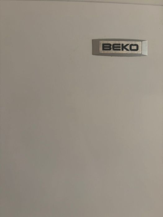 Продам двухдверный холодильник ВЕКО.  Б/У.