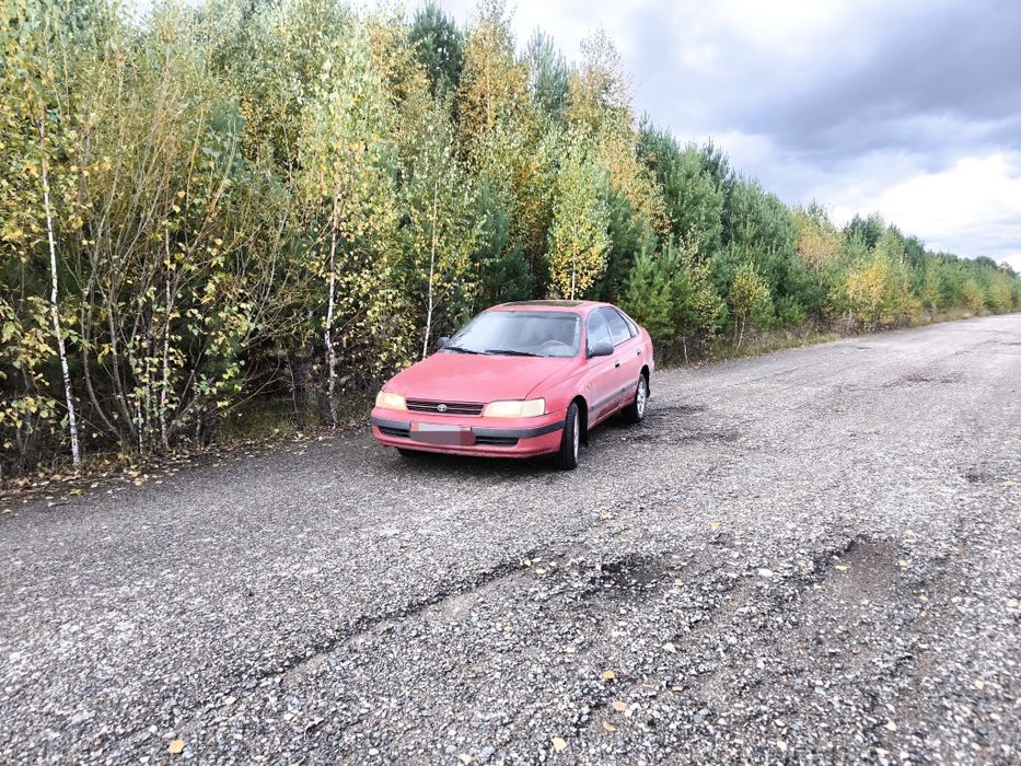 Тойота Карина Е                          .