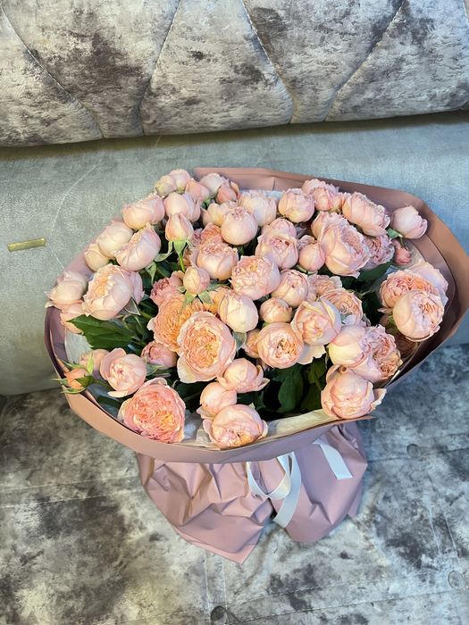 Букет пионовидной розы