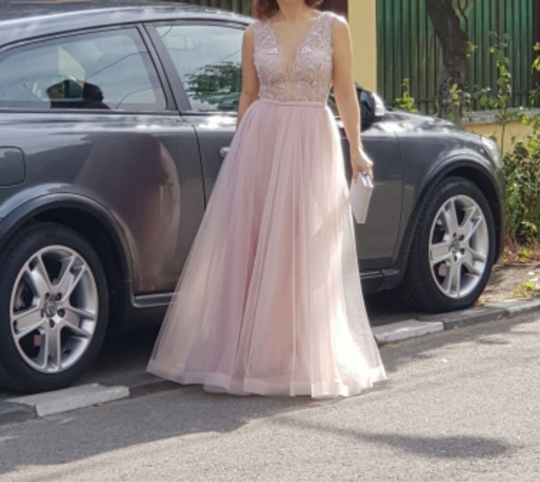 Vand rochie de seara