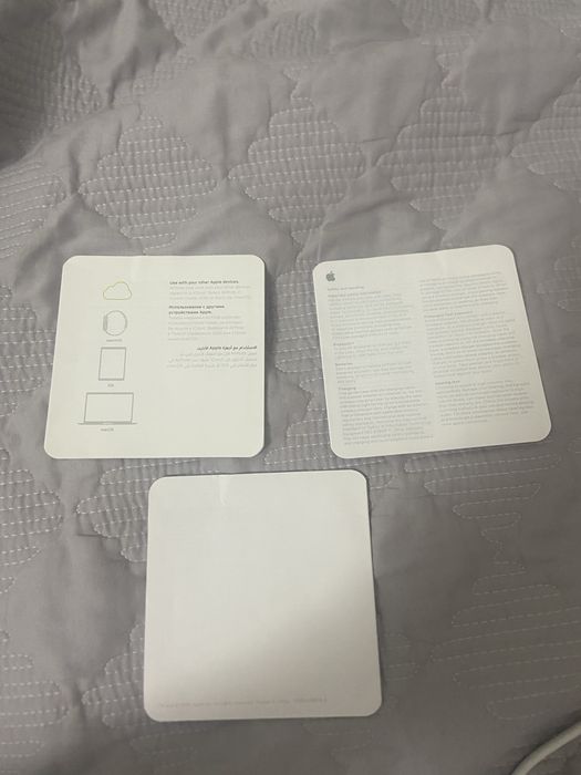 AirPods with Wireless Charging Case