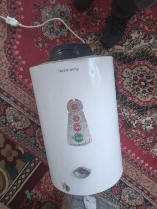 Продам Холодильник, плитка,титан