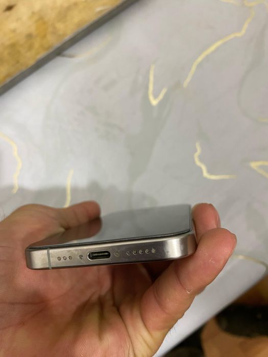 Продам Iphone 15 pro