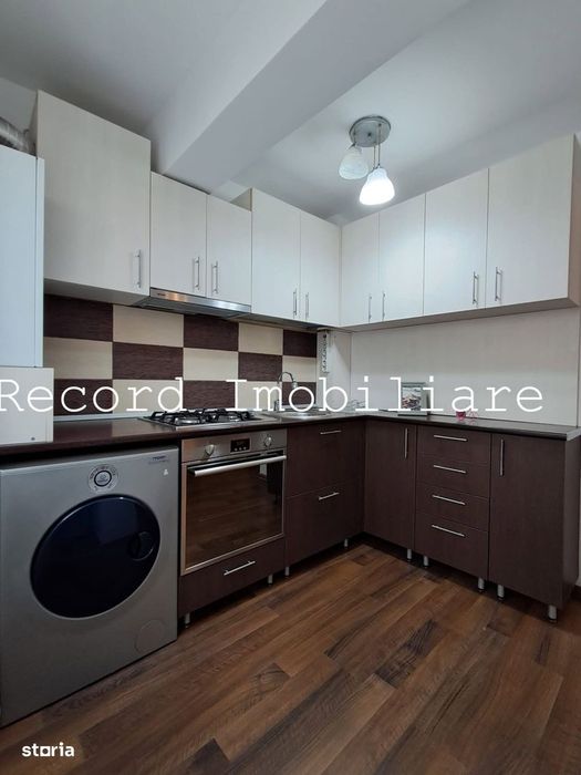 Apartament 2 camere mobilat, parcare str.Eroilor Floresti