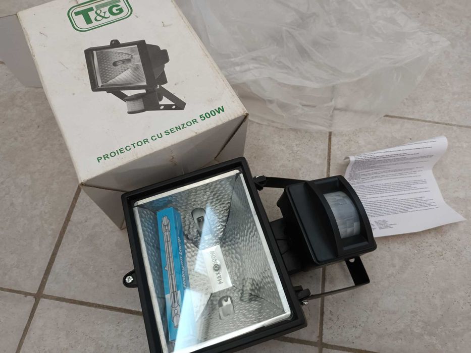 Proiector T&G de 500W (2 bucati) (pret pentru toate)