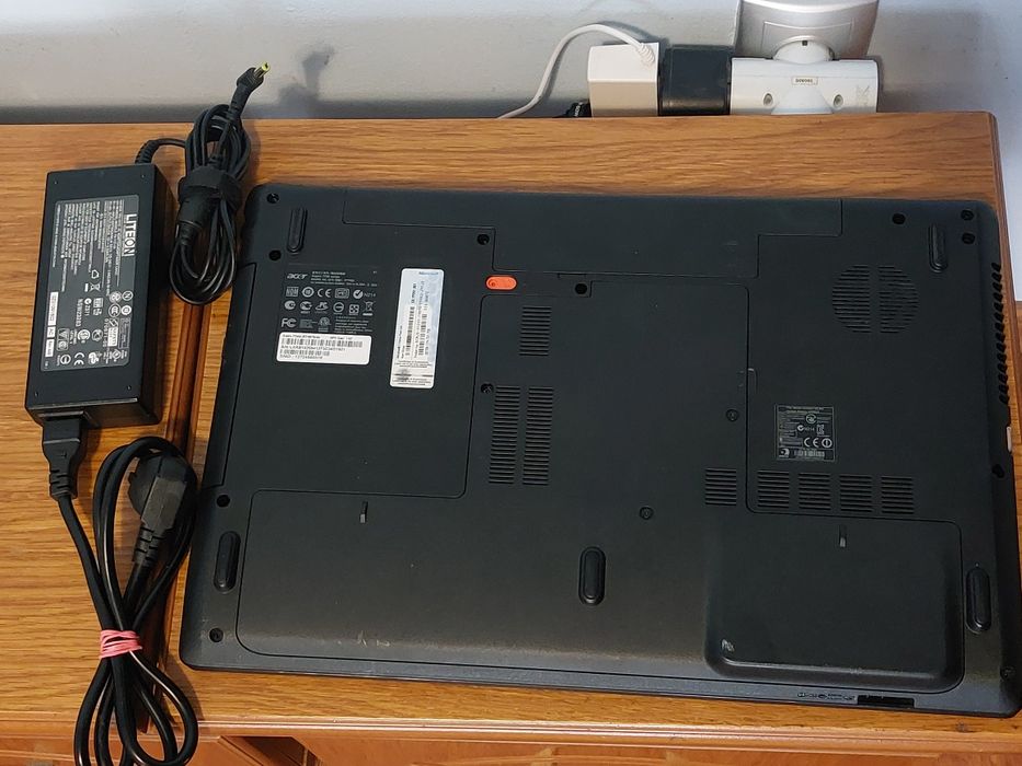 Laptop Acer 17.3 i7 2630QM 2.0/2.9Ghz, 16GB, 120GB SSD+750GB, Radeon HD 6850M 1GB, Win10 Office 2024