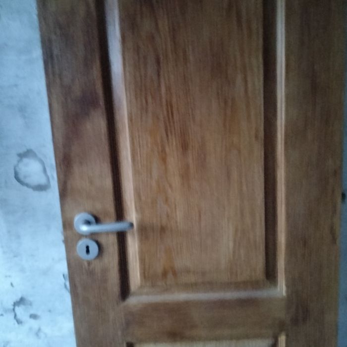 Vind două  uși de  interior