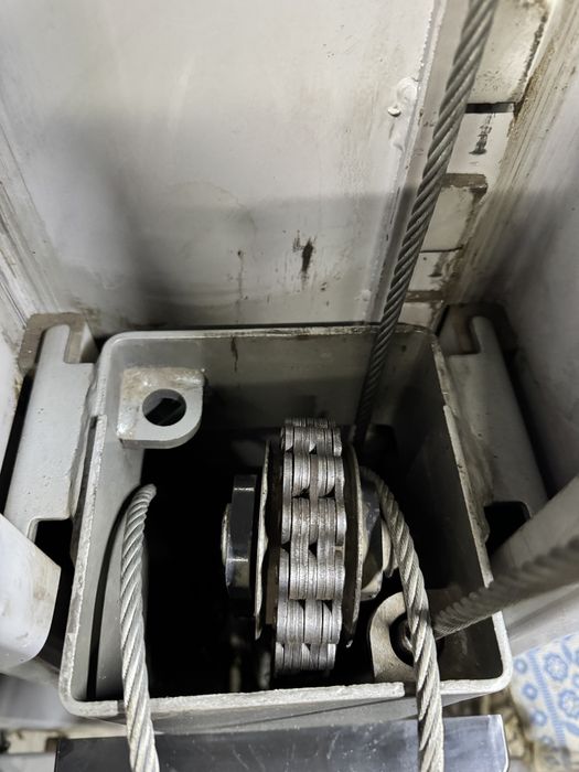 Двухстоечный автоподъемник