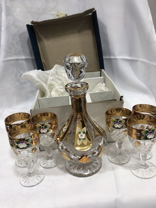 Сотилади богема графин 6 рюмкаси билан