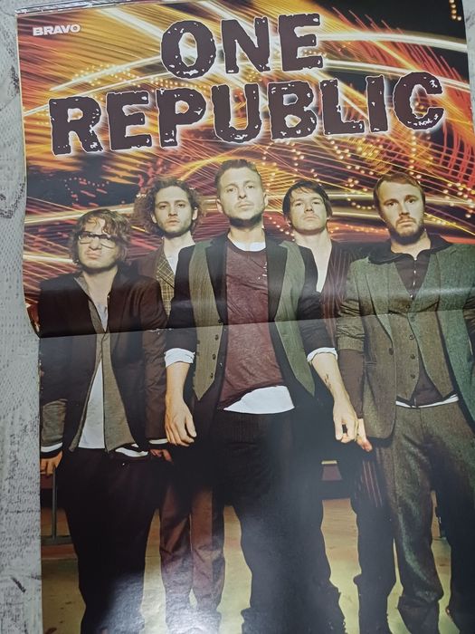 Vand revista Bravo martie 2011, completă, cu Ian&Nina, CU POSTERE cu One Republic si Lora in stare impecabilă