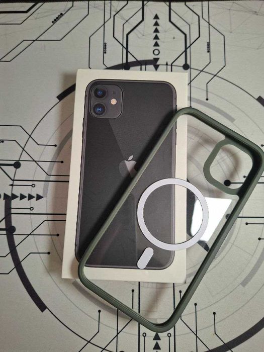 iPhone 11, 128 GB, în stare bună, cu husă inclusă!!