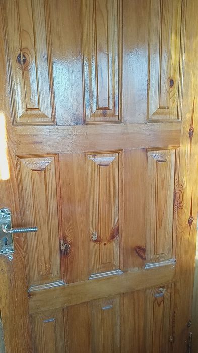 Продам дверь деревянная