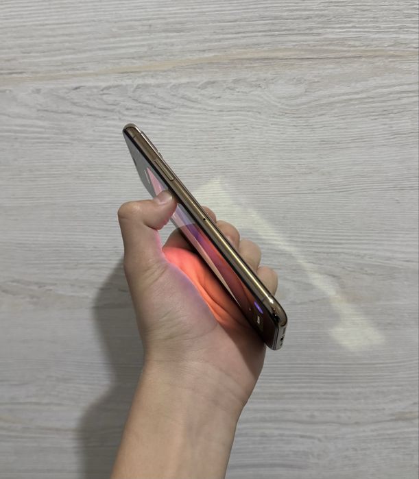 iphone XS Gold
