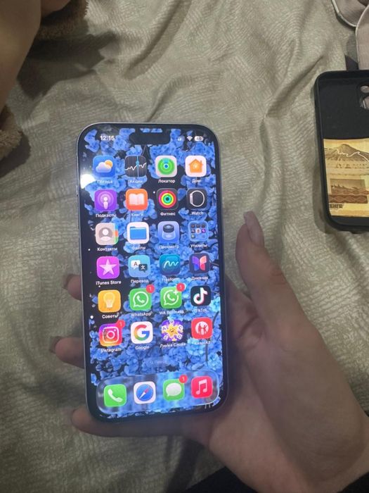 Продам айфон 15 срочно