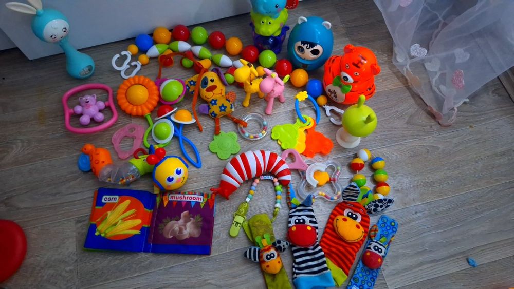 Погремушки, грызунки, шуршалки, игрушки