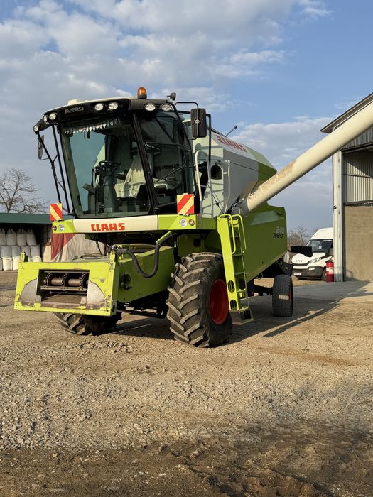 Claas Avero 240.
