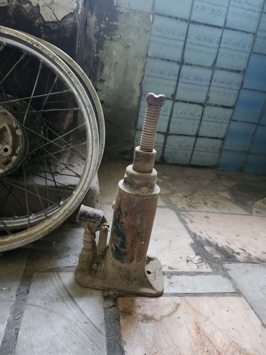 2 ta diska hamda damkrat sotiladi narxini kelishamiz