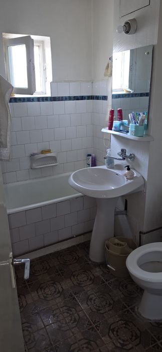 Proprietar - Vând apartament 3 camere, Rovine, decomandat