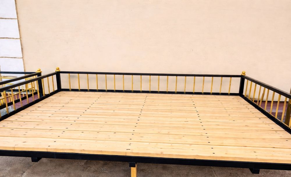 Kat, kravat sotiladi