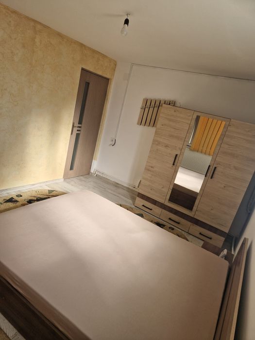Închiriez 2 camere la casă