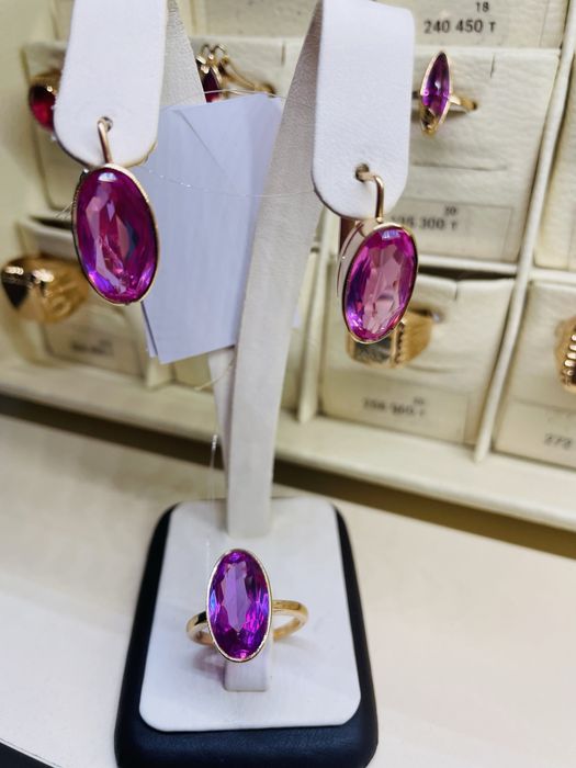 Продам золотые изделия