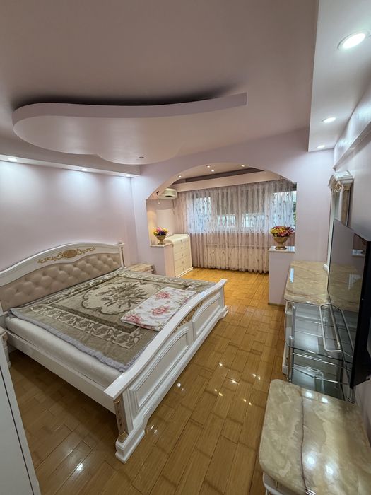 Inchiriez apartament 3 camere Bd Mircea Voda