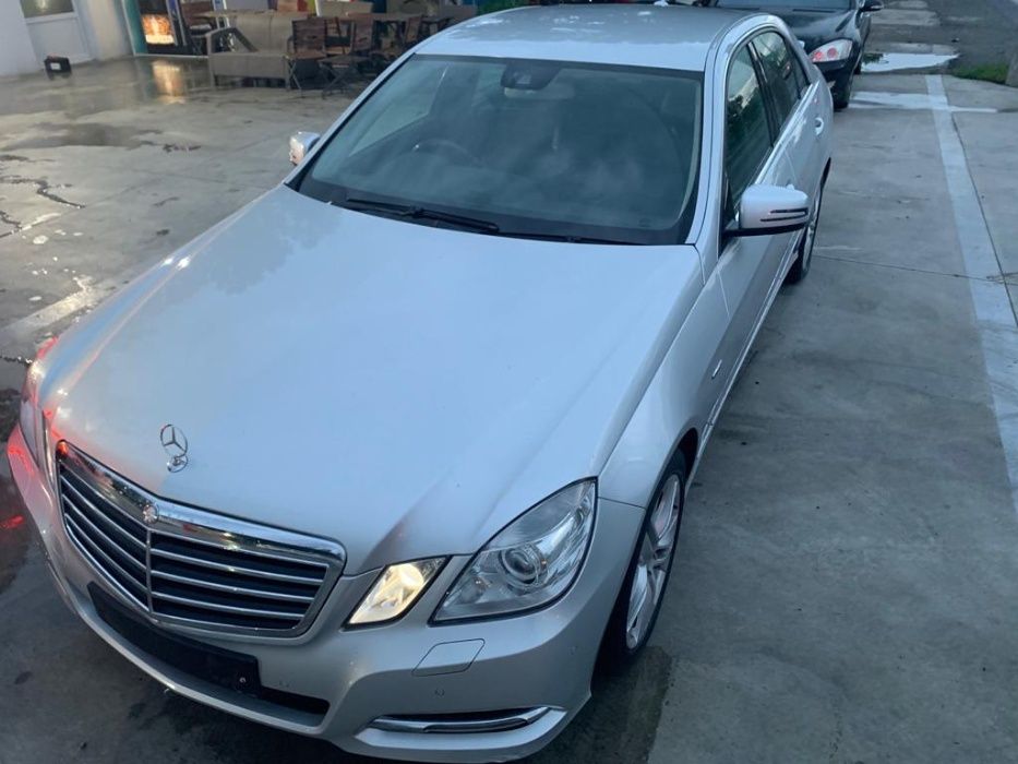 Dezmembrez e class w 212 an 2010/motor 2.2 euro 5/mercedes e class