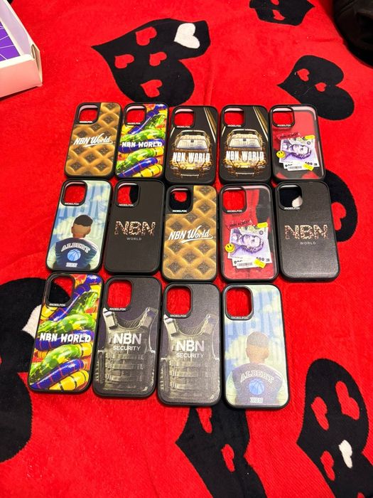 Vând huse MobilFox Albert NBN iPhone 16!